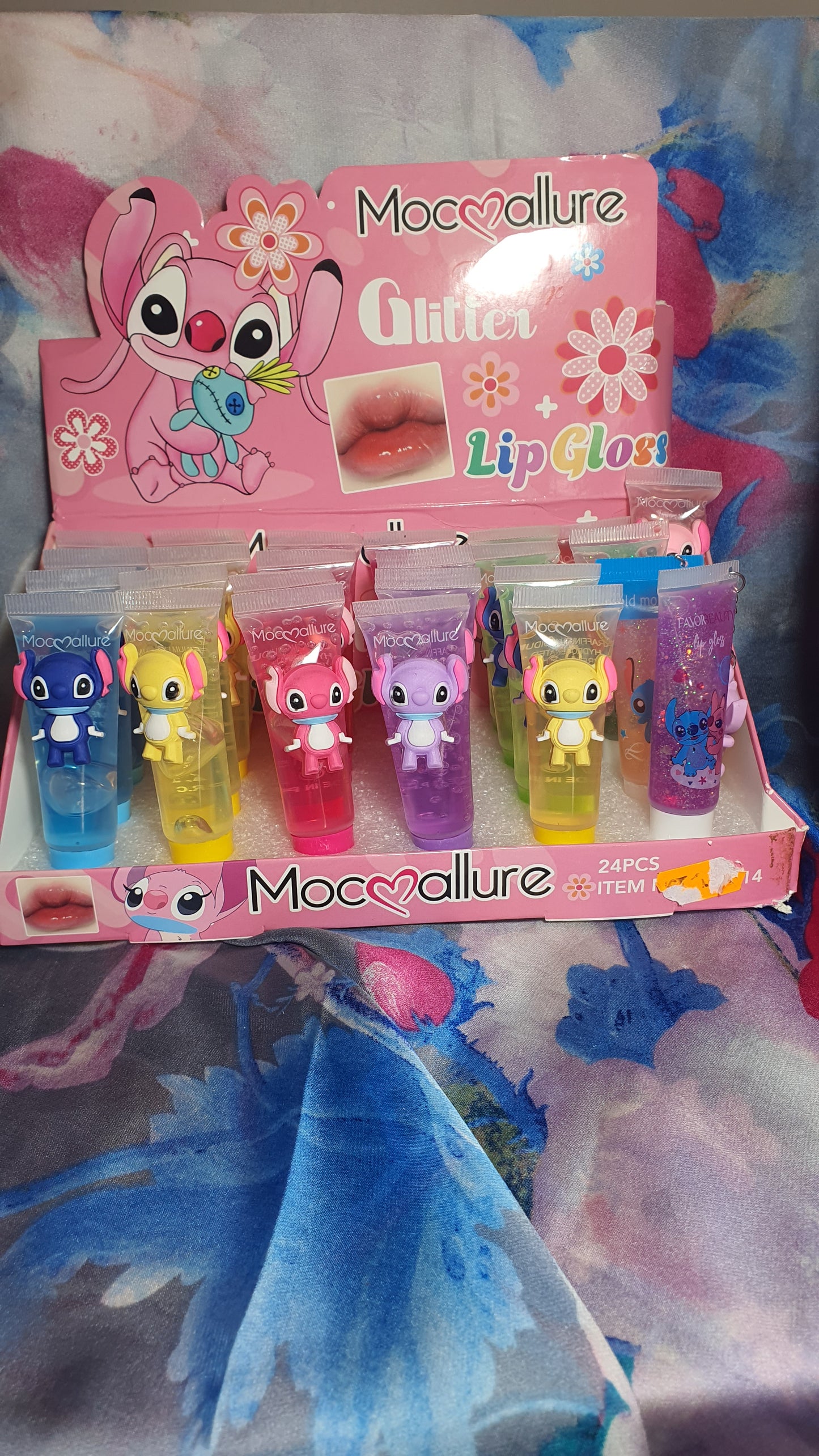 Lip gloss Stitch
