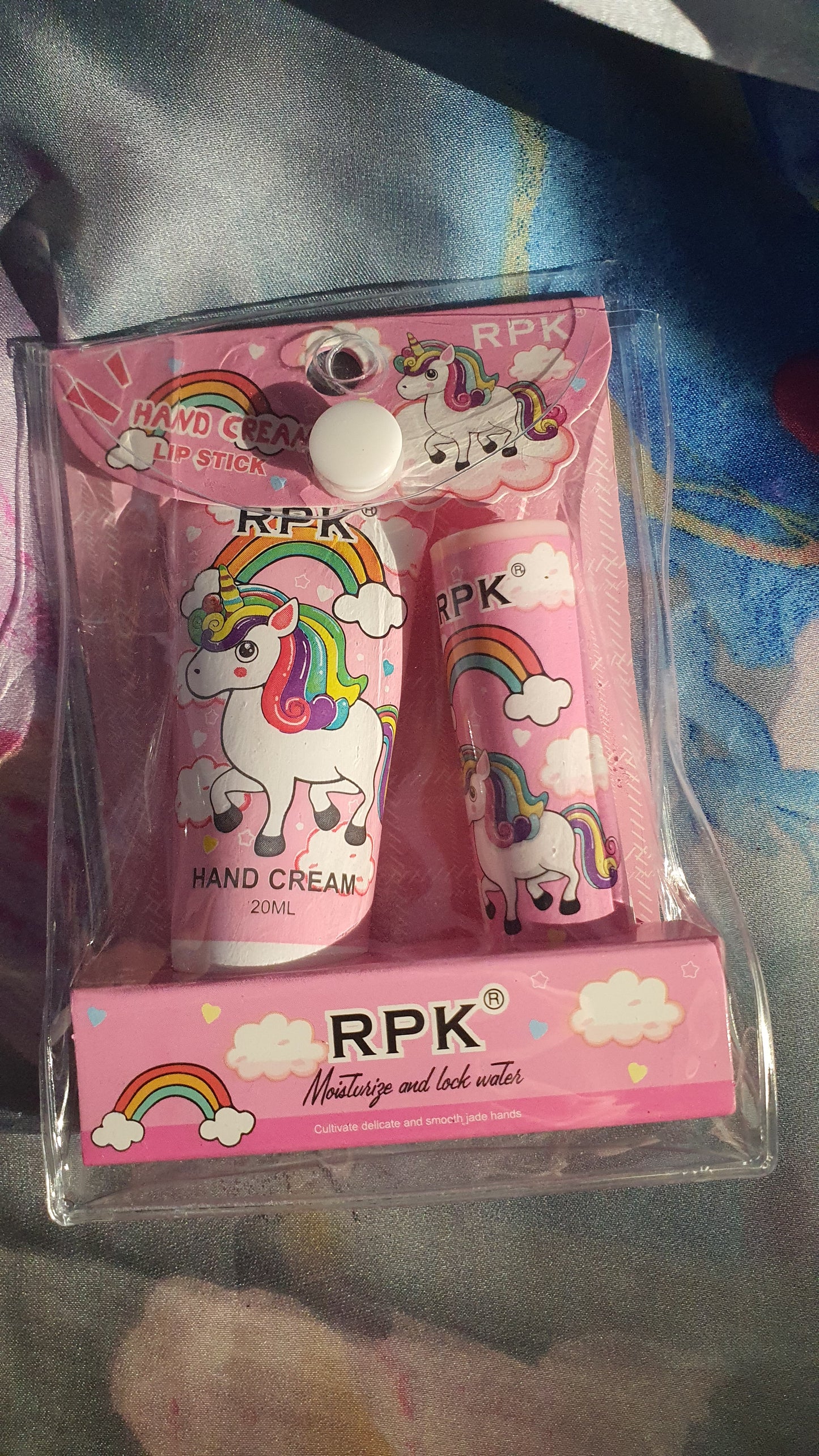 Kit Unicorno o Hello kitty lip balm+ crema mani