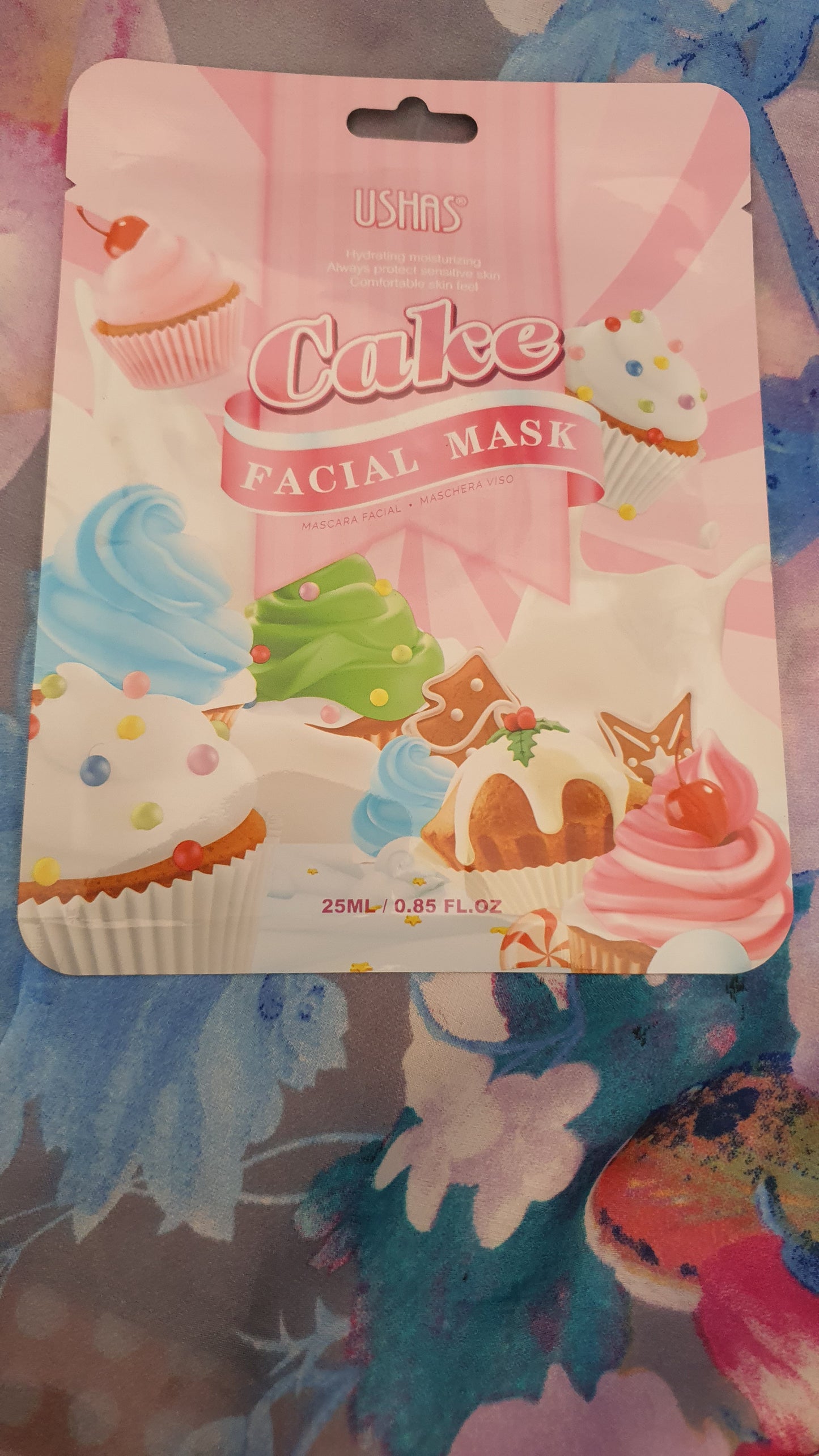 Maschera viso in tessuto cake