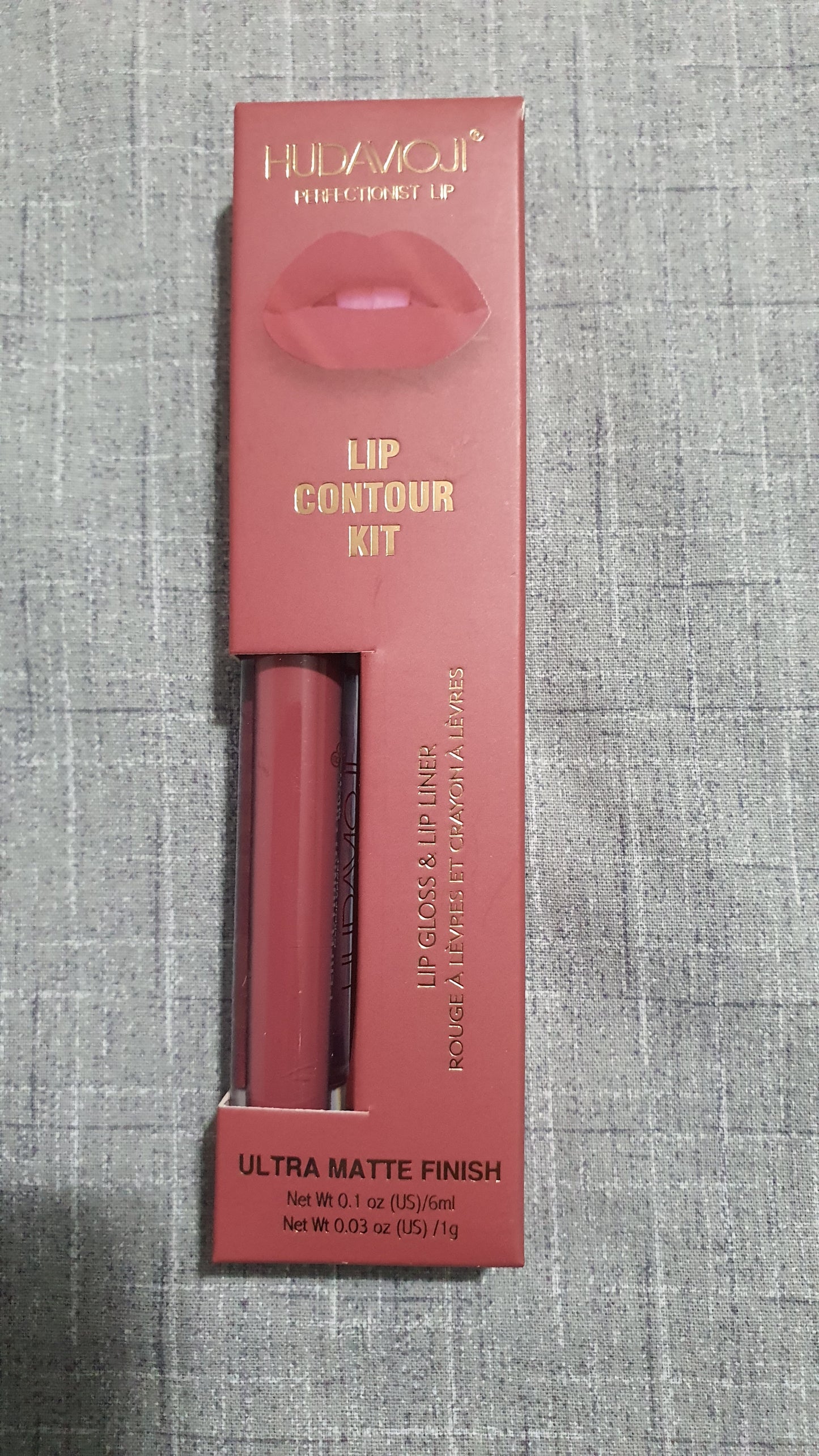 Kit lip gloss e lip liner matte